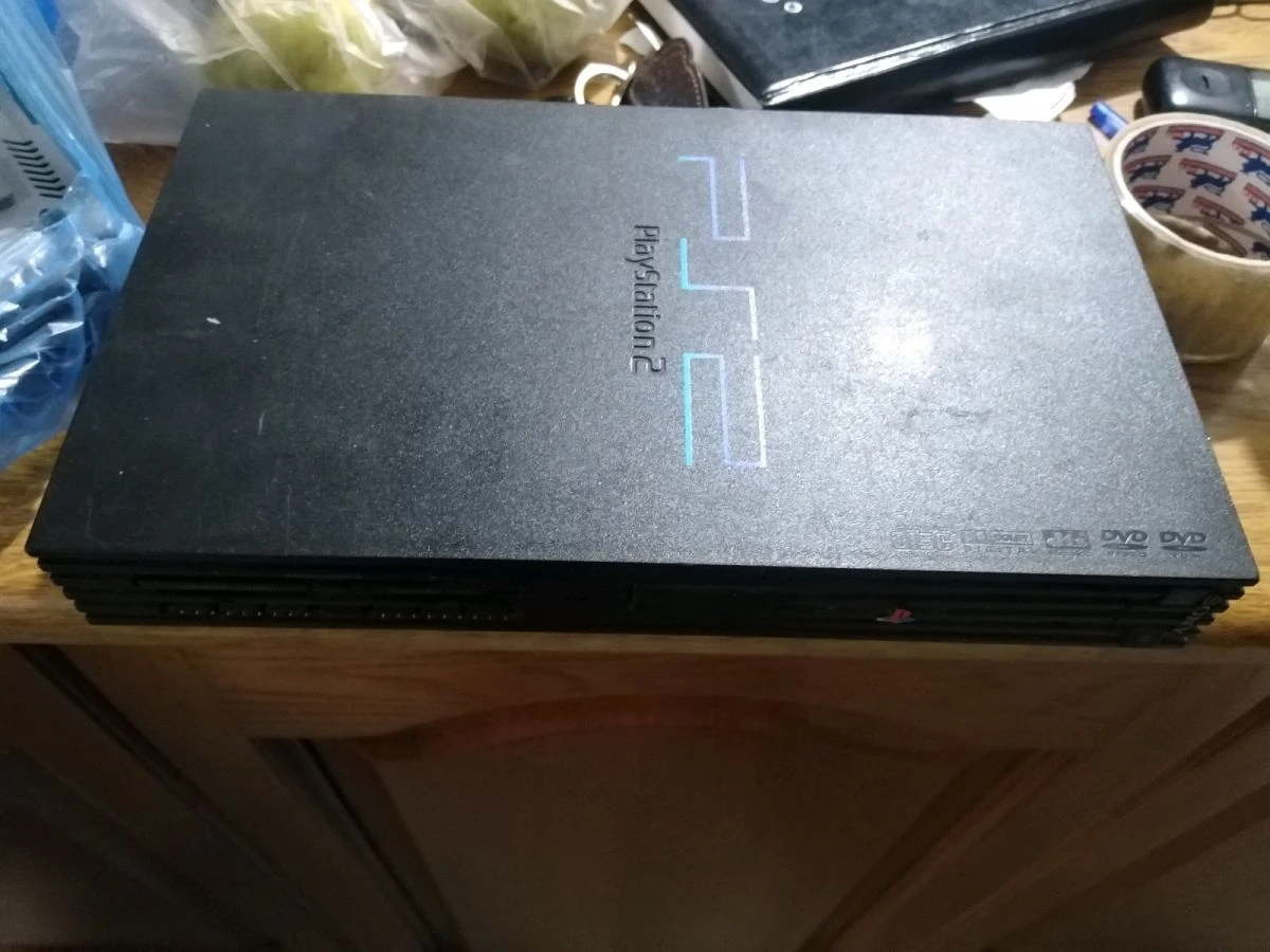 Vendora Ps2 Fat Τσιπαρισμενο με καλό λέιζερ δεν ανγει το πορτάκι έχουν σπάσει δοντακια 3 Vendora Ps2 Fat Τσιπαρισμενο με καλό λέιζερ δεν ανγει το πορτάκι έχουν σπάσει δοντακια