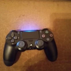 Vendora Ps4 Slim με ένα χειριστήριο και δύο παιχνιδια -vintage object shop a5762a9de05ab9da57670f6d2eafed4bb3320bd8 xl