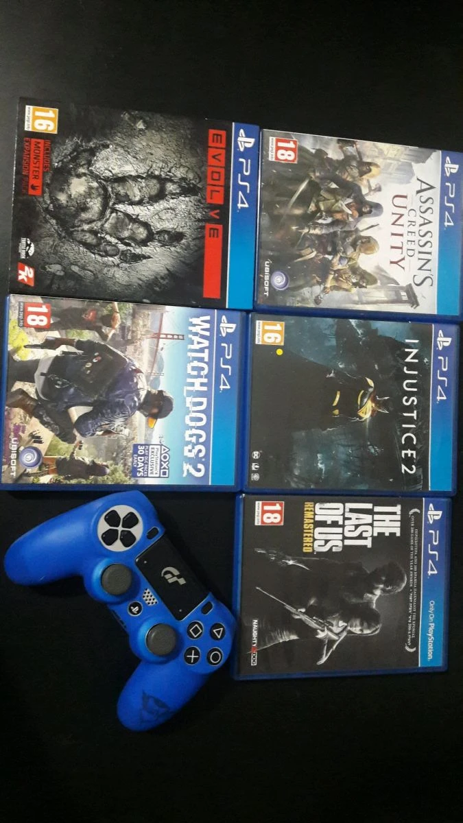 Vendora Ps4 Classic με καινούργιο τηλεχειριστήριο και 5 παιχνίδια (σαν καινούργιο) 4 Vendora Ps4 Classic με καινούργιο τηλεχειριστήριο και 5 παιχνίδια (σαν καινούργιο) - Image 2