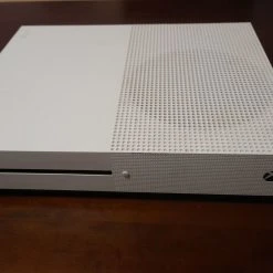 Vendora XBOX ONE S + 2 χειριστήρια 9 Vendora XBOX ONE S + 2 χειριστήρια -vintage object shop a87ea78923433bb0a6081611ef0a674276ca4bb5 xl