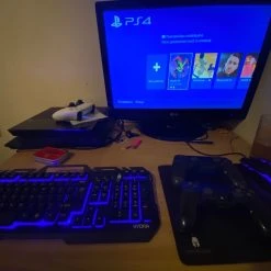 Vendora Πωλείτε Ps4 με 2 μοχλούς αλλαγμένος χώρος αποθήκευσης 1,2tb μαζι με 92 παιχνιδια και λογαριασμό αξίας 1800 ευρο -vintage object shop a904ffe72af39e7d0592e43c9b9f6e5a37f68f9a xl