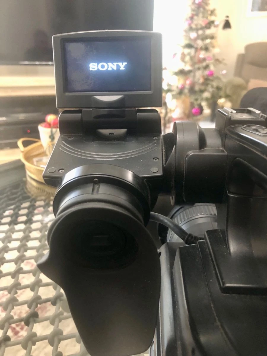 Vendora βιντεοκάμερα Sony Mc2000 σε άριστη κατάσταση 400 Euro δώρο φώτα η προβολακια και τρίποδας 7 Vendora βιντεοκάμερα Sony Mc2000 σε άριστη κατάσταση 400 Euro δώρο φώτα η προβολακια και τρίποδας - Image 5