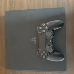 Vendora Play Station 4 1TB -vintage object shop ba2ed038624c37de91451556c960eb71eb7ab6b0 xl