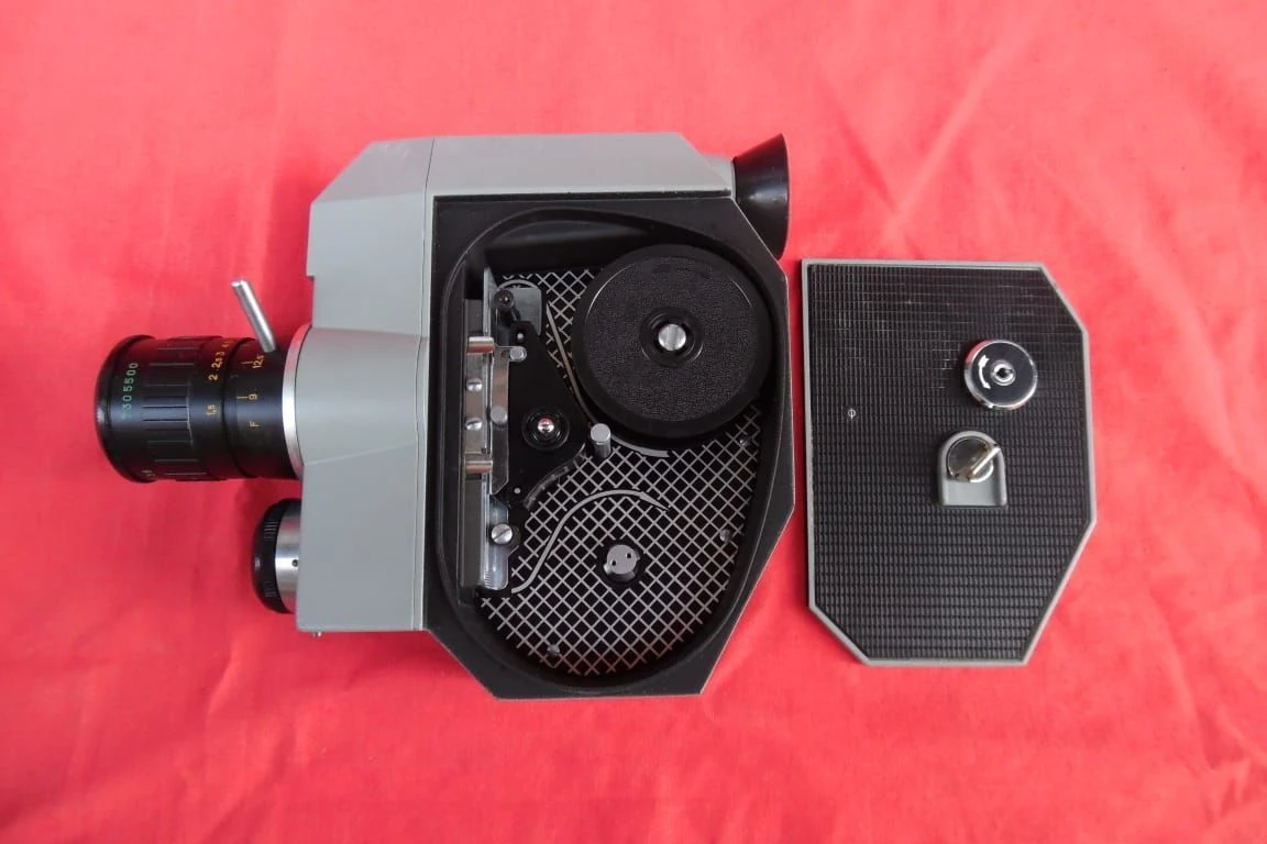 Vendora Παλιά κάμερα λήψης Kbapu QUARZ 5 8mm της δεκαετίας του '60. 8 Vendora Παλιά κάμερα λήψης Kbapu QUARZ 5 8mm της δεκαετίας του '60. - Image 6