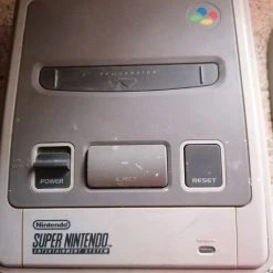 Vendora SNES ΚΟΝΣΌΛΑ ΜΕ 4 ΠΑΙΧΝΙΔΙΑ Κ ΕΝΑ ΧΕΙΡΙΣΤΉΡΙΟ ΚΑΙ ΚΑΛΏΔΙΟ ΓΙΑ ΣΎΝΔΕΣΗ ΜΕ ΤΗΝ ΤΗΛΕΌΡΑΣΗ ΠΛΗΡΩΣ ΛΕΙΤΟΥΡΓΙΚΌ -vintage object shop bd28b64cc91b13c4243161183fec316c824facaf xl