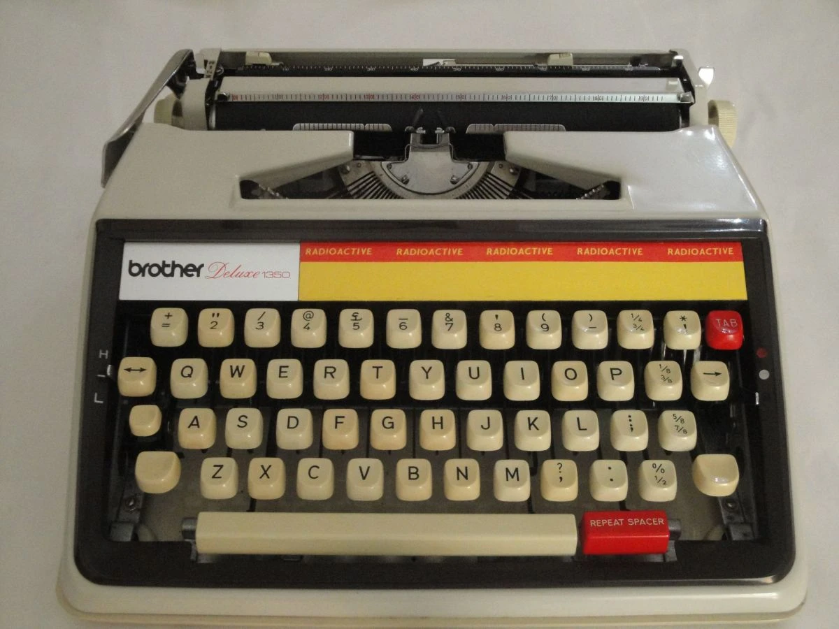 Vendora ΓΡΑΦΟΜΗΧΑΝΗ BROTHER DELUXE 1350 4 Vendora ΓΡΑΦΟΜΗΧΑΝΗ BROTHER DELUXE 1350 - Image 2