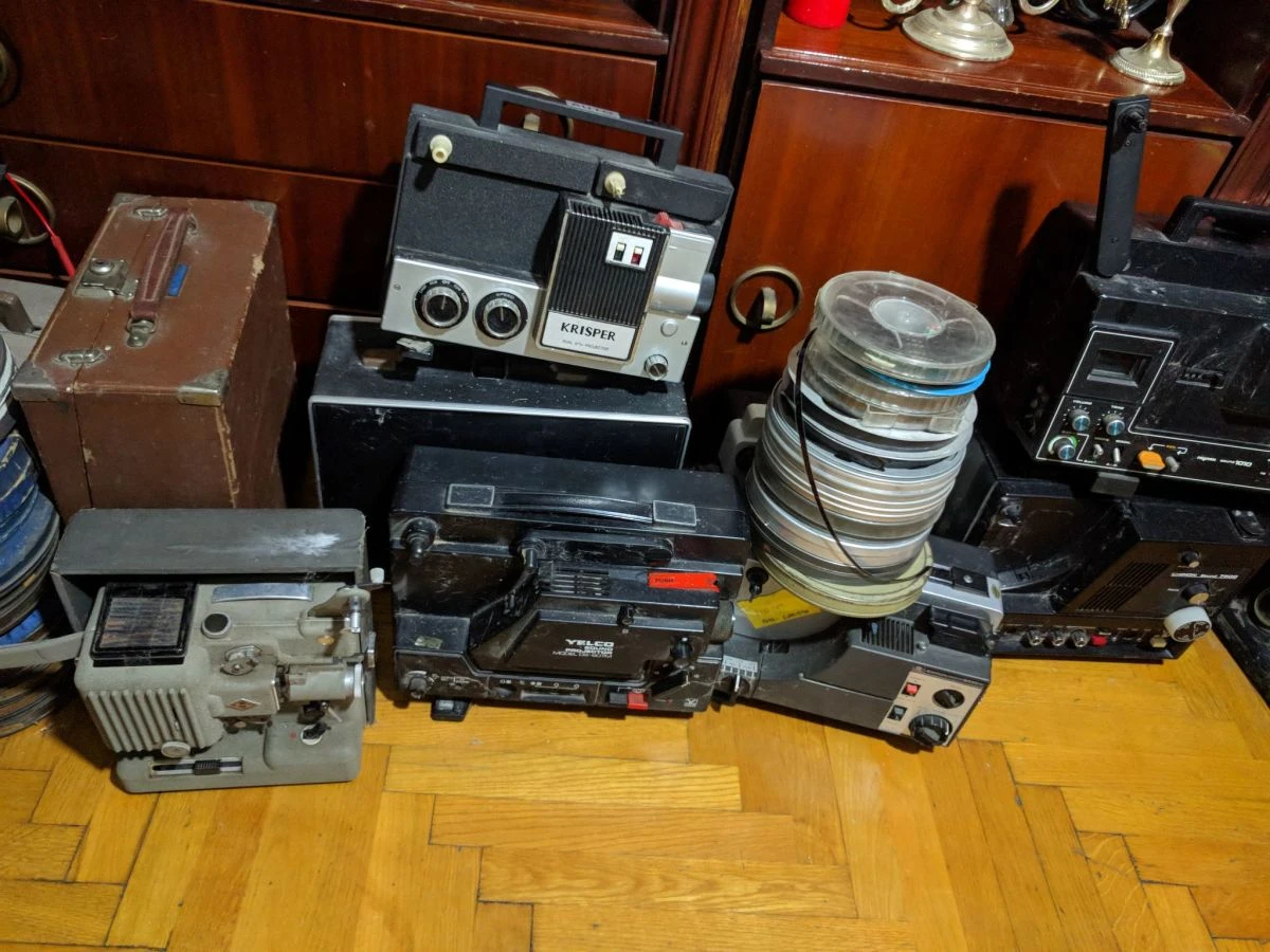 Vendora Συλλογή από 30 παλιές κινηματογραφικές μηχανές 4 Vendora Συλλογή από 30 παλιές κινηματογραφικές μηχανές - Image 2