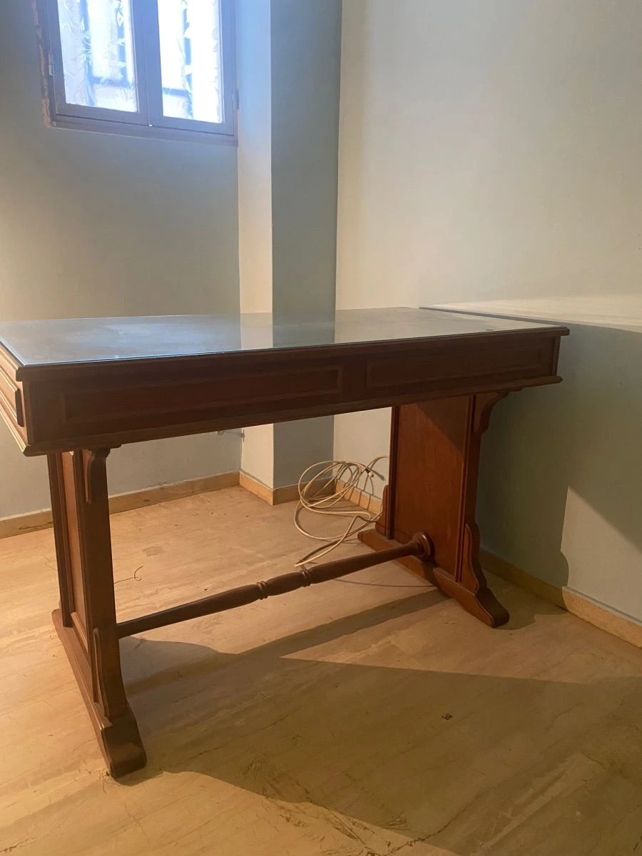 Vendora Γραφείο από καρυδιά σε άριστη κατάσταση με ασορτί καρέκλα 8 Vendora Γραφείο από καρυδιά σε άριστη κατάσταση με ασορτί καρέκλα - Image 6