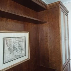 Vendora Σύνθετο βιβλιοθήκη καρυδιά. Γραφείο καρυδιά χειροποίητο και πολυθρόνα δερμάτινη. 9 Vendora Σύνθετο βιβλιοθήκη καρυδιά. Γραφείο καρυδιά χειροποίητο και πολυθρόνα δερμάτινη. -vintage object shop d11b8902dc04cae687c9e4faca1bf5ac5209bc2c xl