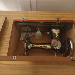 Vendora ραπτομηχανή BUTTERFLY 16 Vendora ραπτομηχανή BUTTERFLY -vintage object shop d7a230209c8273296790b8f85c6d2ef05c3b9d5b xl