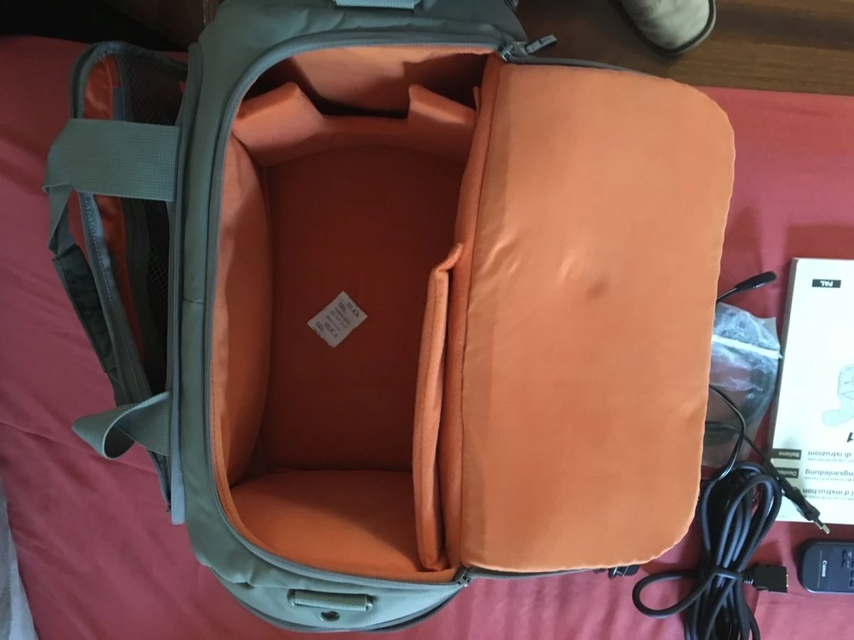 Vendora Camera Canon HDV σχεδόν αχρησιμοποίητη. η κάμερα πρακτικά είναι καινούργια αφού δεν έχει χρησιμοποιηθεί ποτέ. υπάρχουν όλα τα εξαρτήματα και η αυθεντική της Samsonite τσάντα. 6 Vendora Camera Canon HDV σχεδόν αχρησιμοποίητη. η κάμερα πρακτικά είναι καινούργια αφού δεν έχει χρησιμοποιηθεί ποτέ. υπάρχουν όλα τα εξαρτήματα και η αυθεντική της Samsonite τσάντα. - Image 4