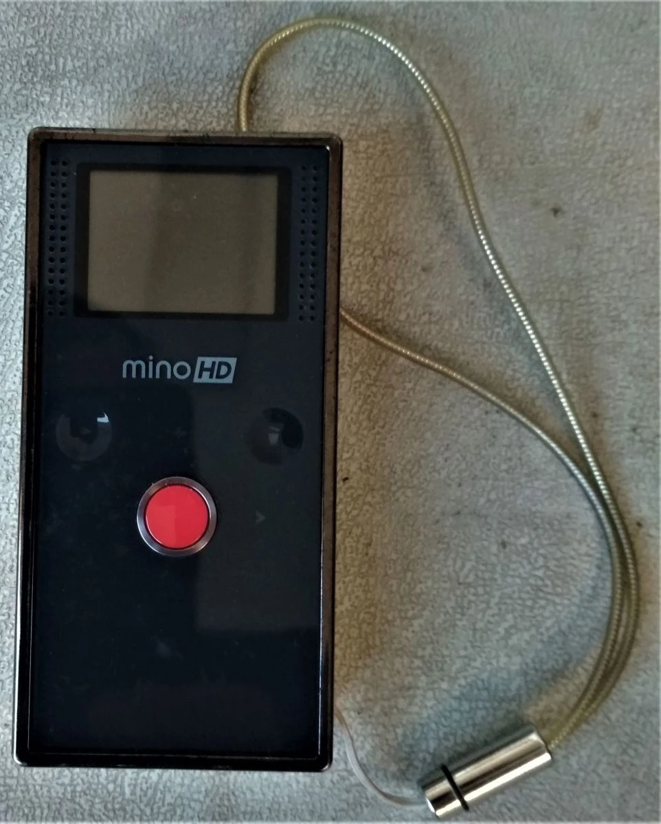 Vendora Μικρή παλιά βιντεοκάμερα Cisco FLIP (στο κουτί της) 4 Vendora Μικρή παλιά βιντεοκάμερα Cisco FLIP (στο κουτί της) - Image 2