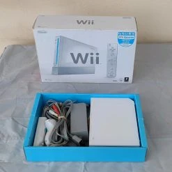 Vendora 02- Nintendo Wii 128gb White στο κουτί του & 52 παιχνίδια.