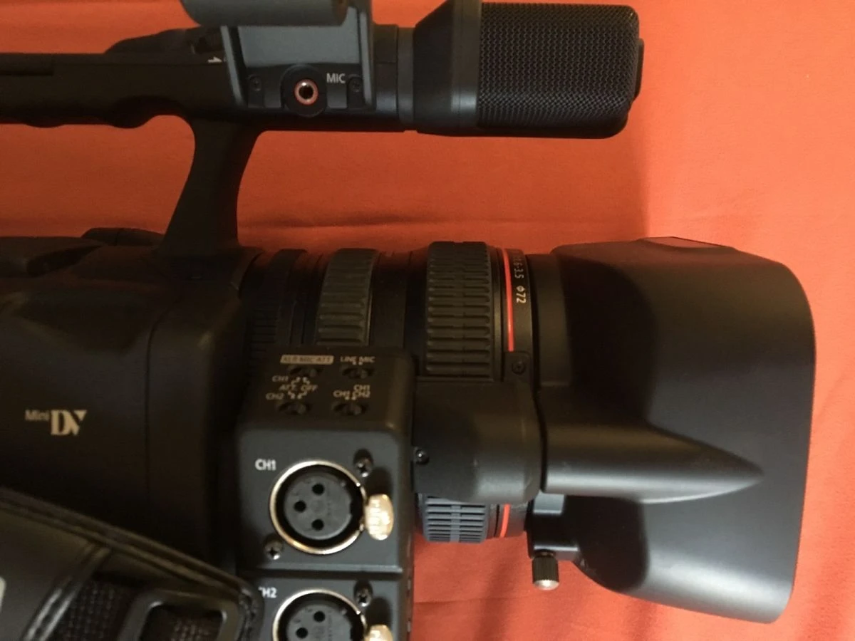 Vendora Camera Canon HDV σχεδόν αχρησιμοποίητη. η κάμερα πρακτικά είναι καινούργια αφού δεν έχει χρησιμοποιηθεί ποτέ. υπάρχουν όλα τα εξαρτήματα και η αυθεντική της Samsonite τσάντα. 12 Vendora Camera Canon HDV σχεδόν αχρησιμοποίητη. η κάμερα πρακτικά είναι καινούργια αφού δεν έχει χρησιμοποιηθεί ποτέ. υπάρχουν όλα τα εξαρτήματα και η αυθεντική της Samsonite τσάντα. - Image 10