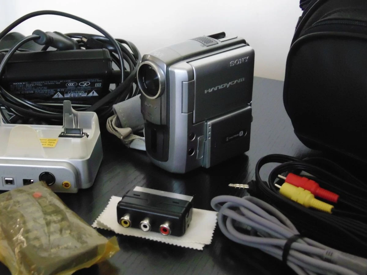 Vendora ΒΙΝΤΕΟΚΑΜΕΡΑ SONY HANDYCAM DCR-PC109E PAL MEGA PIXEL ΜΕ ΦΑΚΟ CARL ZEISS VARIO TESSAR 1,8/3,2-32 4 Vendora ΒΙΝΤΕΟΚΑΜΕΡΑ SONY HANDYCAM DCR-PC109E PAL MEGA PIXEL ΜΕ ΦΑΚΟ CARL ZEISS VARIO TESSAR 1,8/3,2-32 - Image 2