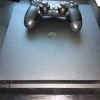 Vendora PS4 Slim αριστο! 50 παιχνιδα στο σκληρο δισκο. Αθηνα, Θεσσαλονικη ή Πατρα για χερι με χερι ή αποστολη ΔΩΡΕΑΝ