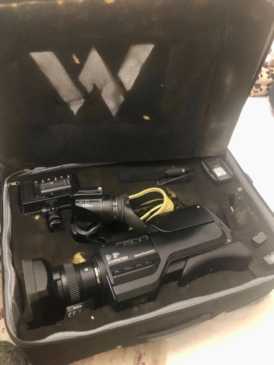 Vendora βιντεοκάμερα Sony Mc2000 σε άριστη κατάσταση 400 Euro δώρο φώτα η προβολακια και τρίποδας 4 Vendora βιντεοκάμερα Sony Mc2000 σε άριστη κατάσταση 400 Euro δώρο φώτα η προβολακια και τρίποδας - Image 2